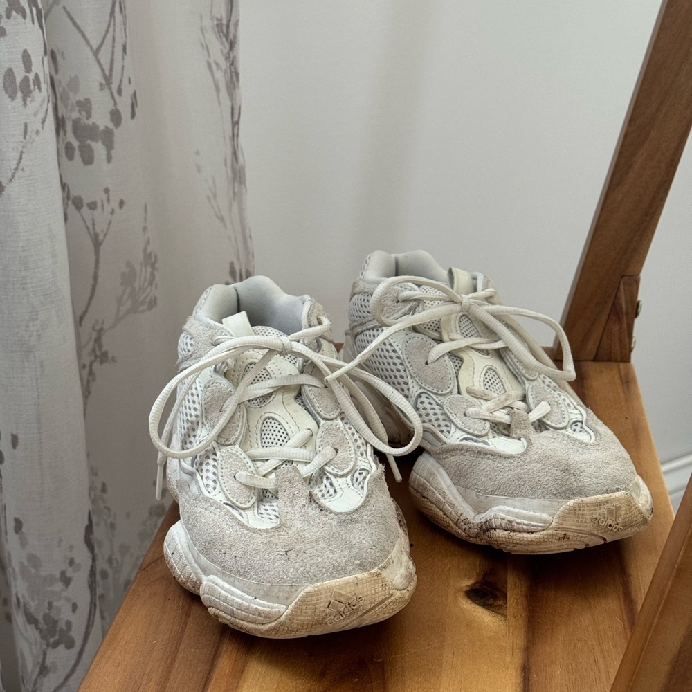 Yeezy 500 Sneakers in Bone